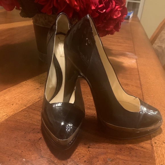 YSL Heels - Picture 5 of 7